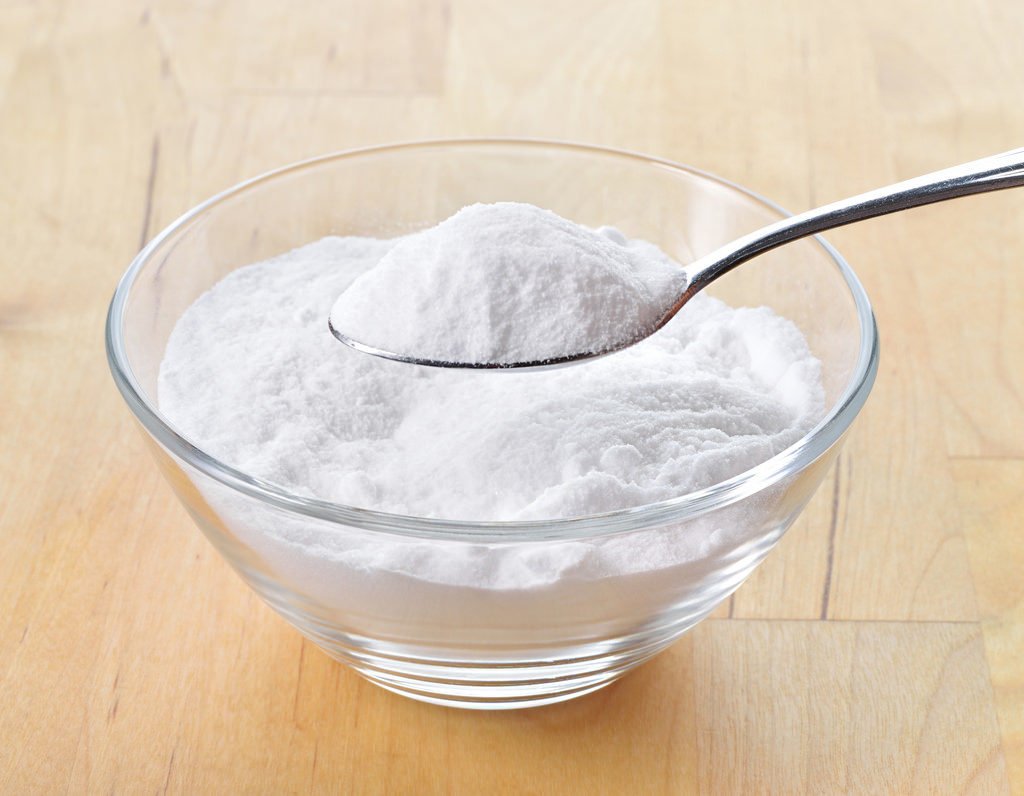 How to Remove Water Stains From Wood with Baking Soda