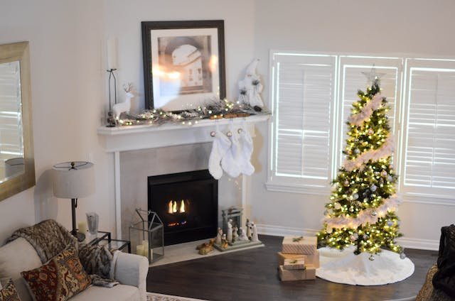 Transform Your Hearth into a Holiday Haven: Christmas Fireplace Decor Ideas