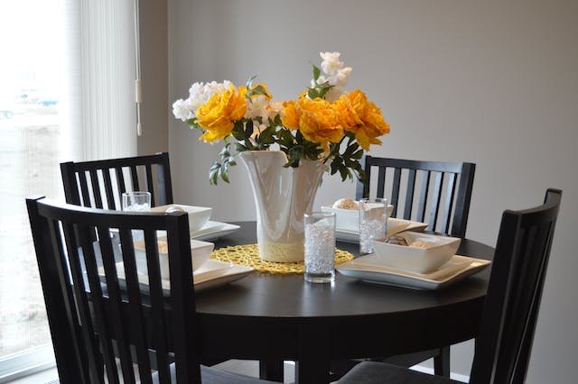 A Symphony of Style: Designing Beautiful Dining Room Table Decoration