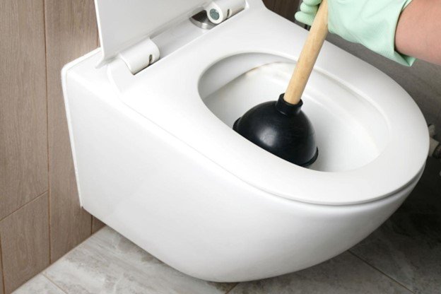 How to Unclog a Toilet with a Plunger